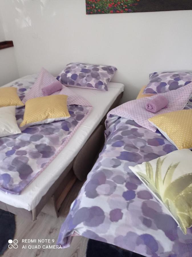 Studio Apartman Sonja Otocsán Kültér fotó