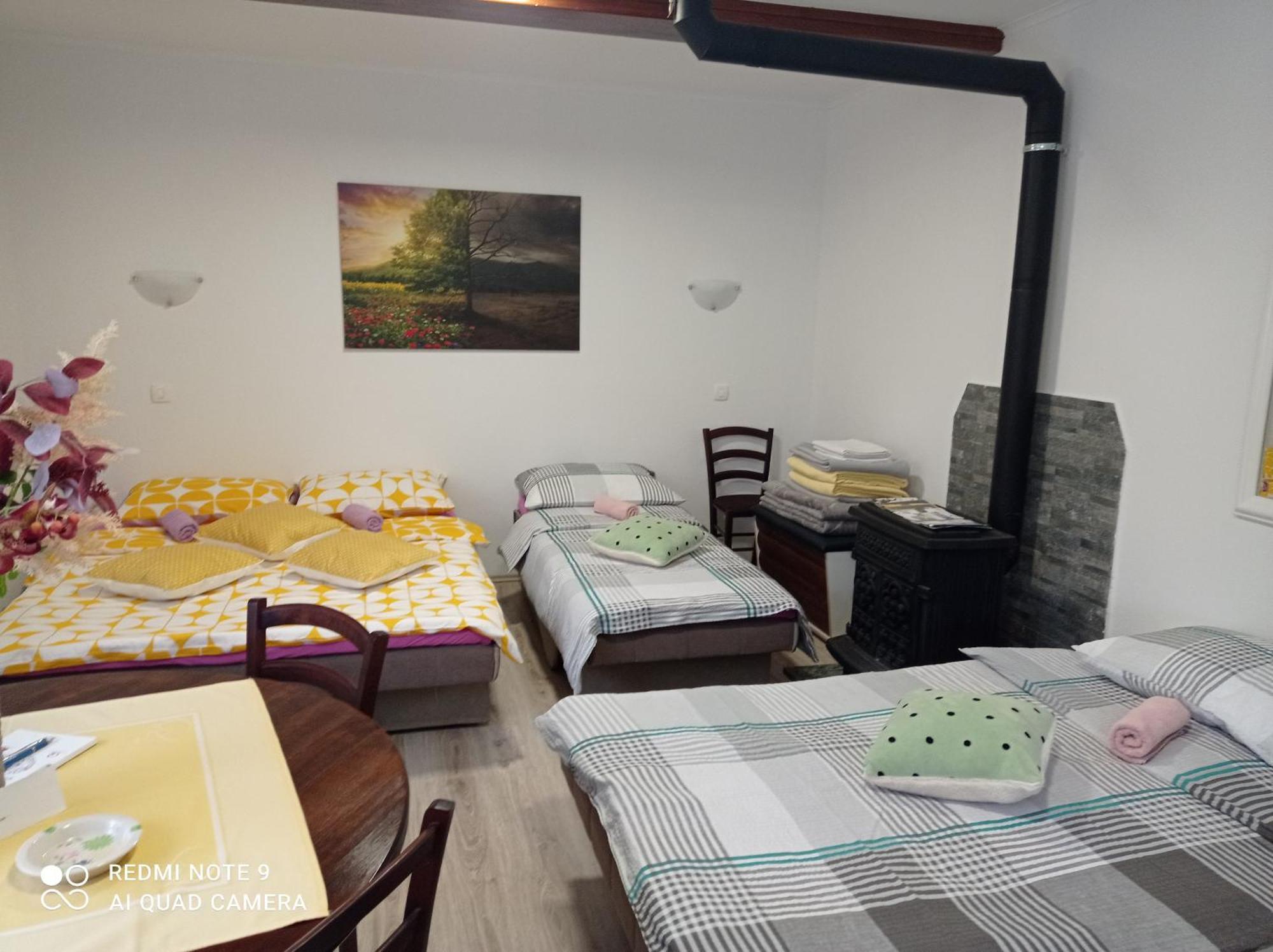 Studio Apartman Sonja Otocsán Kültér fotó