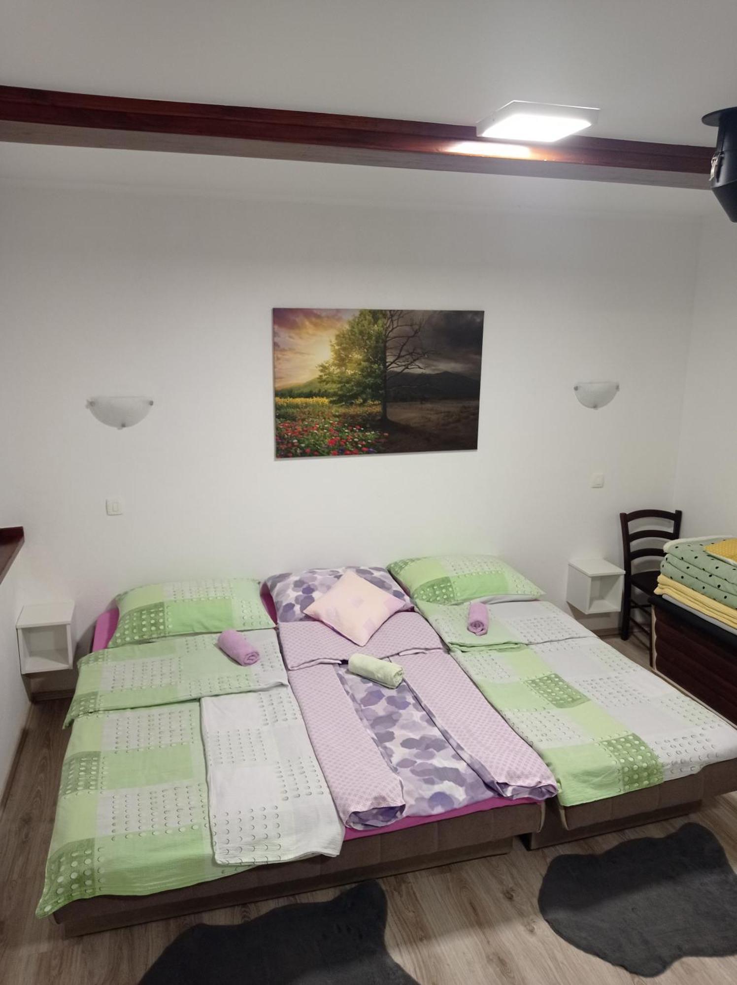 Studio Apartman Sonja Otocsán Kültér fotó